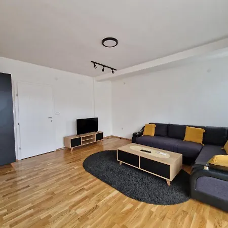 N&m Appartement Pirot