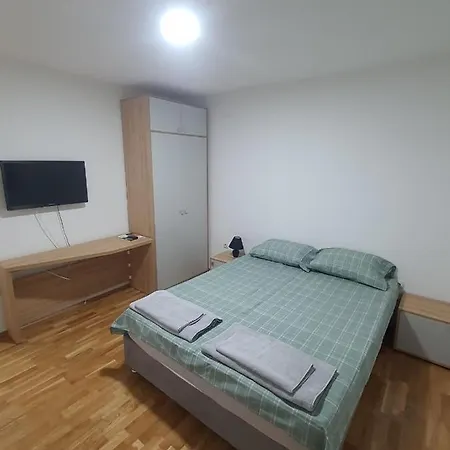Apartment N&m *